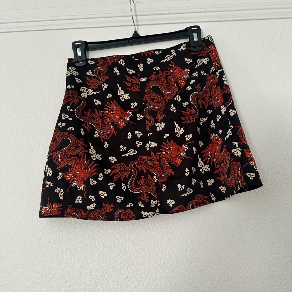 ZARA Black and Red Dragon Print Mini Skirt small - Picture 2 of 4